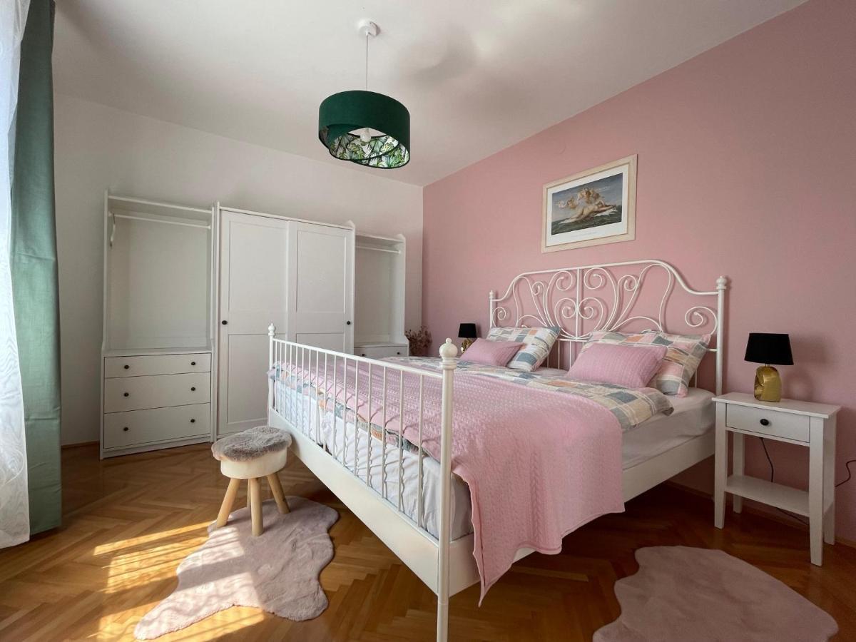 Cilka'S House, Authentic Homestay Near Lipica Сежана Екстериор снимка